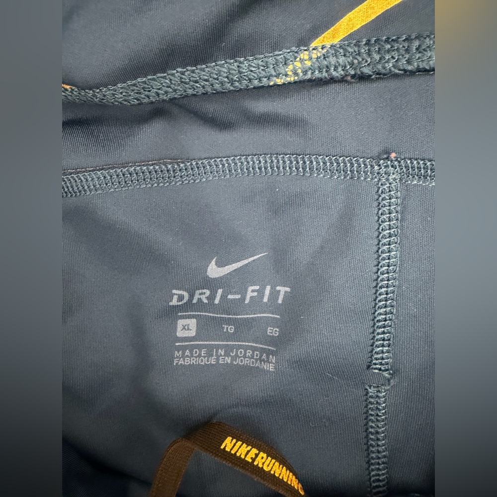 NWOT Nike Dri-FIT 7/8 leggings - Picture 5 of 7